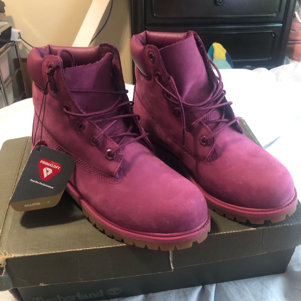 Purple timberlands - Picture 1 of 8